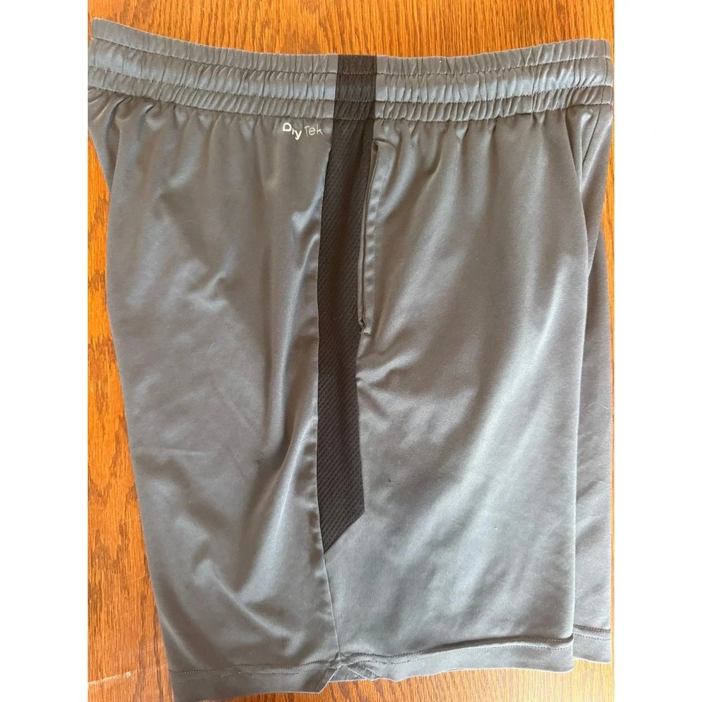 Tek Gear Dry Tek Mens Gray Athletic Shorts Mesh Side Panels Size Medium